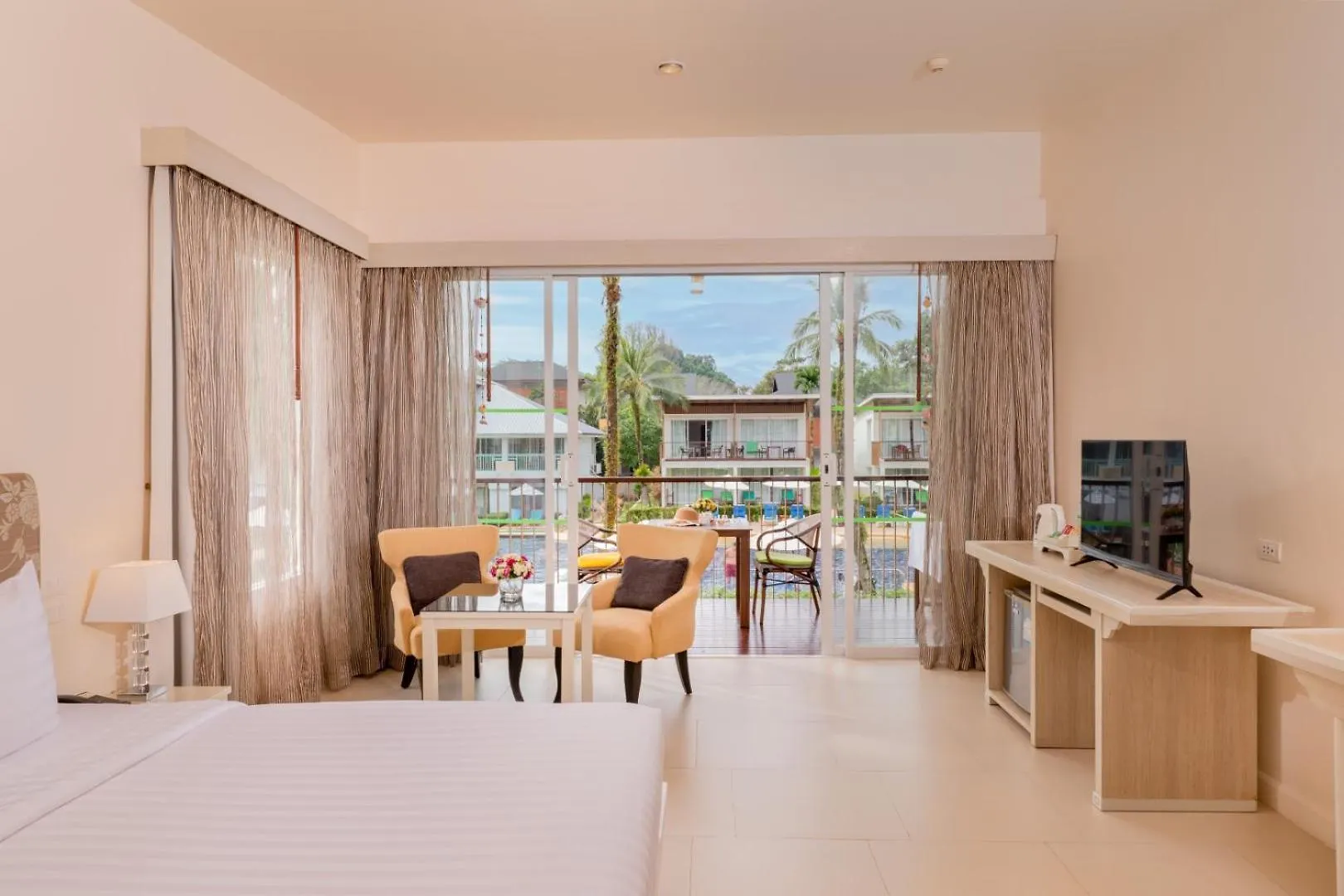 The Briza Beach Resort, Khao Lak Sha Extra Plus Resort