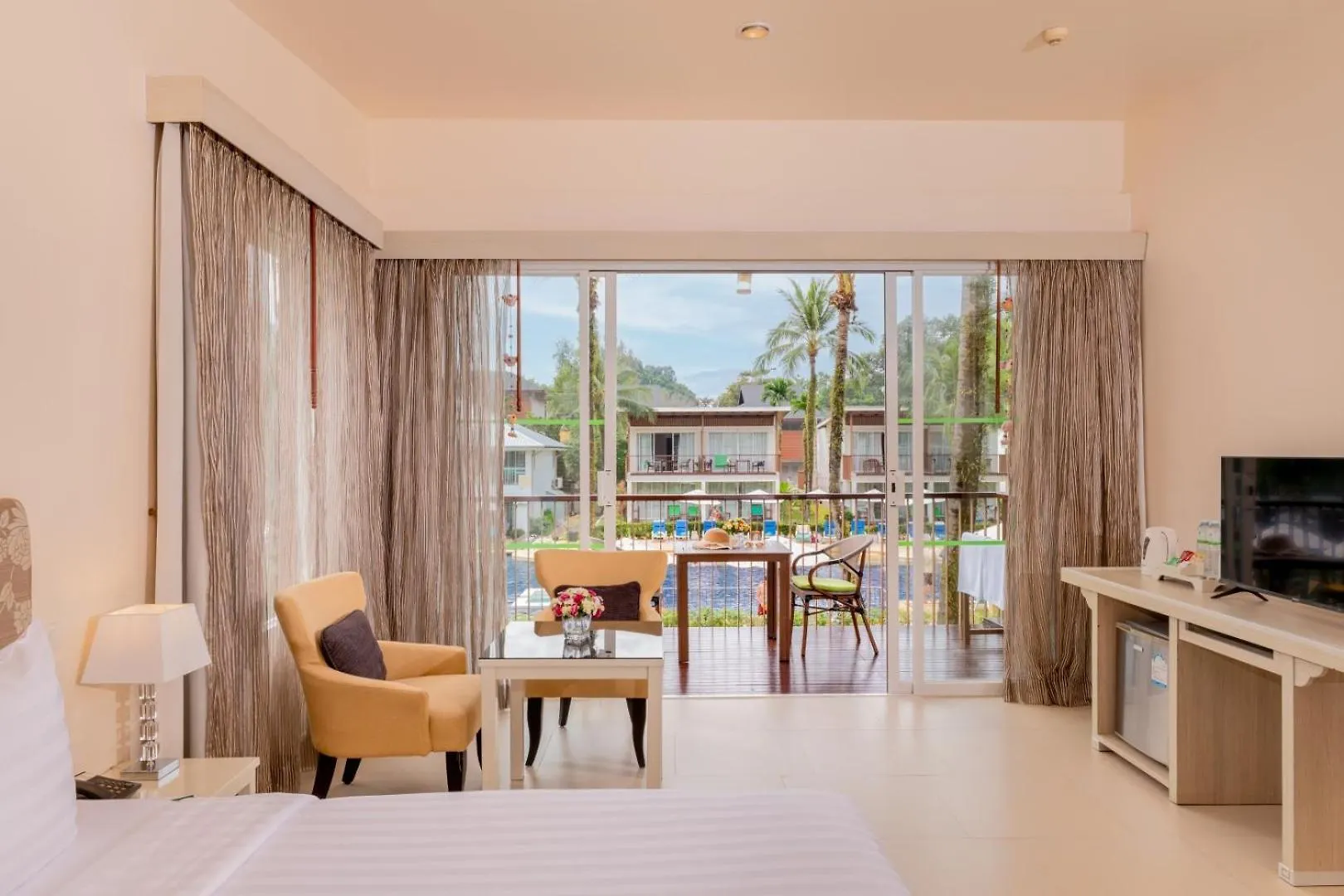 The Briza Beach Resort, Khao Lak Sha Extra Plus 4*,  Thailand
