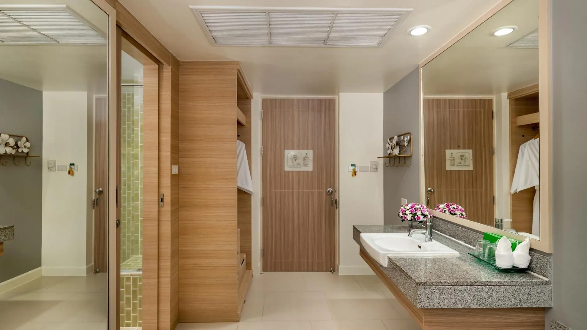 The Briza Beach Resort, Khao Lak Sha Extra Plus Resort