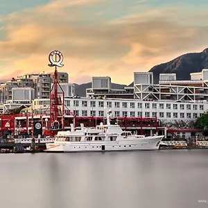 Hotel The Lonsdale Quay