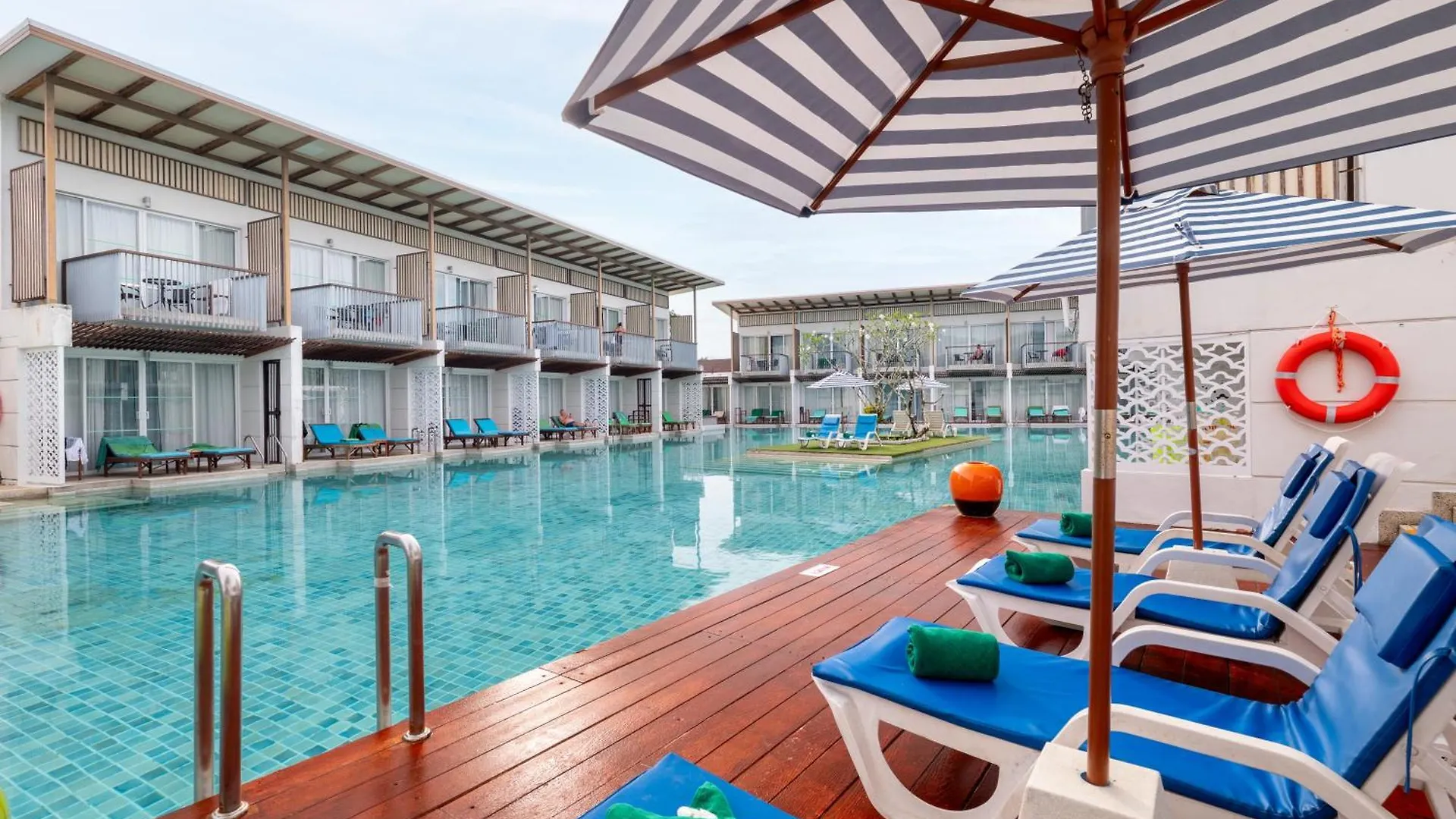The Briza Beach Resort, Khao Lak Sha Extra Plus 4*,  Thailand
